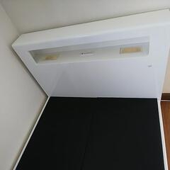 お取引中です  光沢白 引出収納つき ベッドの画像