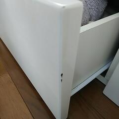 お取引中です  光沢白 引出収納つき ベッドの画像
