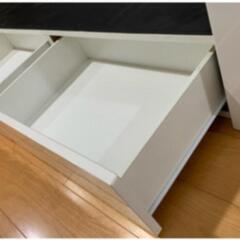 お取引中です  光沢白 引出収納つき ベッドの画像