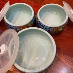 陶器の入れ物 値下げの画像