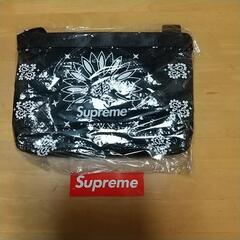 Supreme、斜め掛けバックの画像
