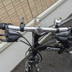 GIANT ESCAPE R3 2021モデル Mサイズ ブラック クロスバイク ジャイアント純正キックスタンド・ボトルケージ・ABUS鍵付きの画像