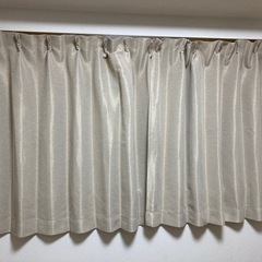 カーテン　ユニベール(株)