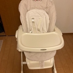 [値下げしました]コンビ　ハイローチェア(手動)の画像