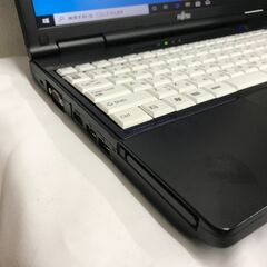 Win11 快速PC ノートパソコン FUJITSU A561 P309の画像
