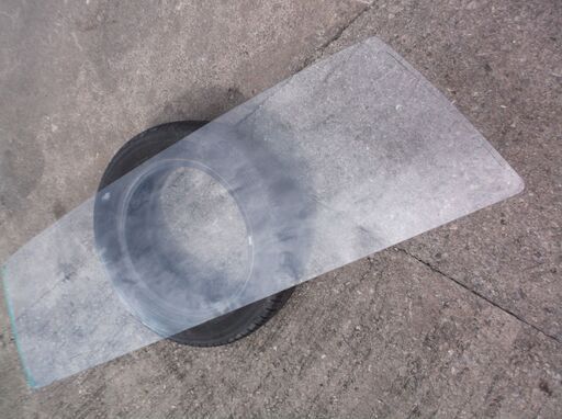 ダットサンD21　リアウインドウ　中古品