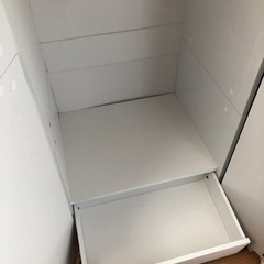 ワードローブ・引き出し付き（白）の画像