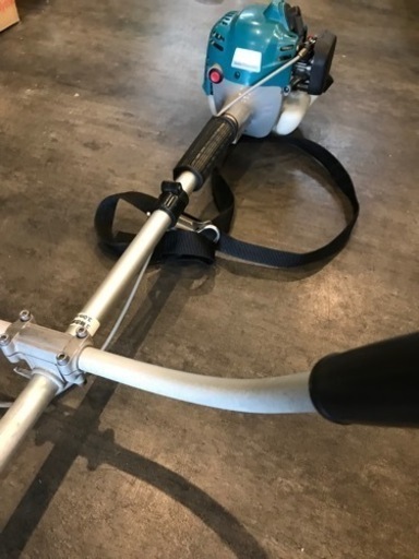 【中古】makita エンジン草刈機 楽らくスタート MEM212T