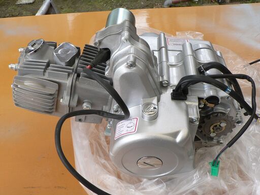 モンキー、ダックス、カブ用中華エンジン１１０ｃｃ、セル付、４速クラッチ付未使用