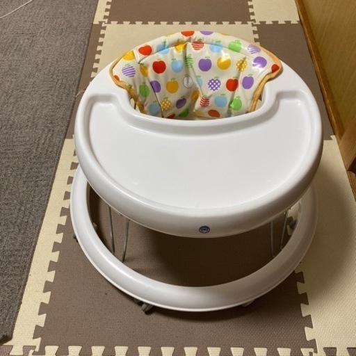 歩行器　ベビー　アップル