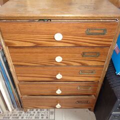 ほぼ新品の木製整理棚