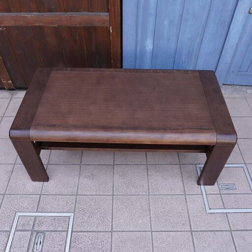 karimoku(カリモク家具)のchitano(チターノ)シリーズのT-8040リビングテーブルです。天然木の温かな質感と落ち着いた