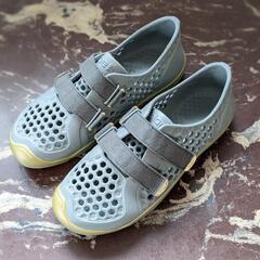 未使用　美品　PLAE キッズ ミモスニーカー　海ビーチサンダルスポーツサンダルの画像