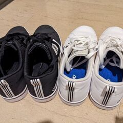 (予定者決定済)アディダス　スニーカー　2足セットの画像