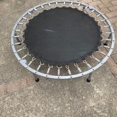 【最終値下げ中】早い者勝ち　トランポリンで運動不足の解消に‼︎の画像