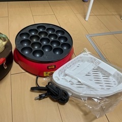 揚げ物鍋、陶器の器、たこ焼き器、三角二段ラックの画像