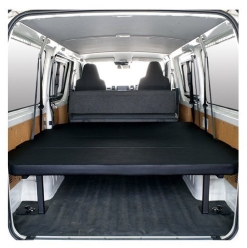ハイエースバン　100系　ベッドキット　イメージ写真　キャンプ　キャンピング