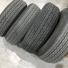 ハイエース200系　タイヤ