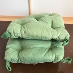 ダイニングチェアー クッションの画像