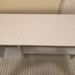白いテレビ台の画像