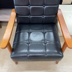 1人掛けソファー🌟コンパクト🌟ナチュラル×ブラック🌟【こちらは店舗です。浜村鹿野温泉ICから3分 買取本舗 宮本リサイクル 営業時間９～１９時 定休日水曜のみ←連絡できませんm(_ _)m】の画像