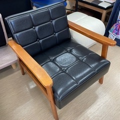1人掛けソファー🌟コンパクト🌟ナチュラル×ブラック🌟【こちらは店舗です。浜村鹿野温泉ICから3分 買取本舗 宮本リサイクル 営業時間９～１９時 定休日水曜のみ←連絡できませんm(_ _)m】の画像