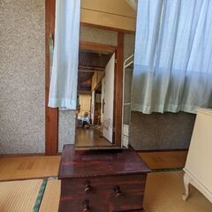 レトロな鏡台