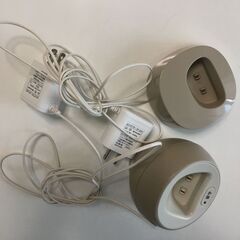 両方とも子機の形の電話機の画像