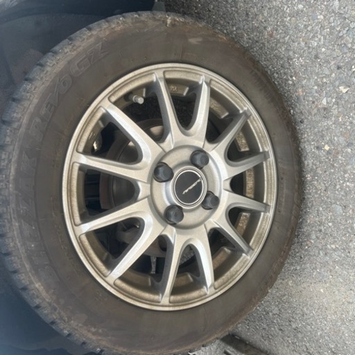 スタッドレスタイヤ付きアルミホイール