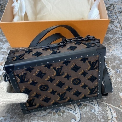 新品未使用　ヴィトン　購入価格1,144,000円　オーダーした人だけの限定クラッチ？ボックス？バック