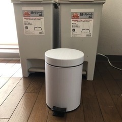 ゴミ箱の画像