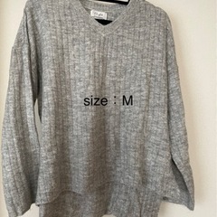 レディース　服　セーター　スカート　各300円