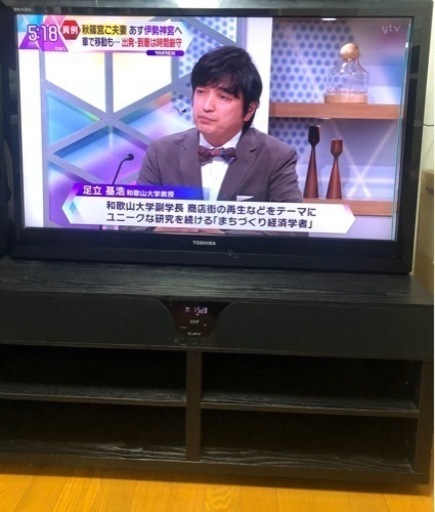 東芝　REGZA テレビとテレビ台サラウンドシステムのセット