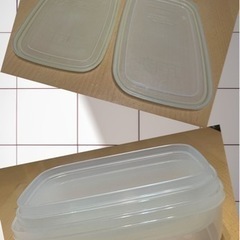 タッパー各サイズ3個 岩崎工業 Lustro Ware 蓋黄ばみあり さらにもう１つプレゼントの画像