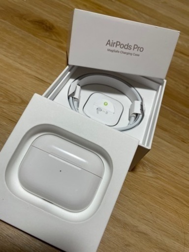 AirPods Pro /MagSafe Charging Case/ 