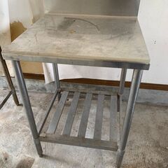 ③ステンレス作業台 業務用 厨房備品の画像