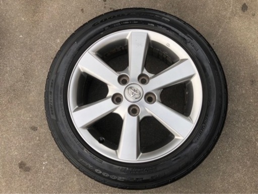 トヨタ　アイシス純正タイヤアルミホイール
