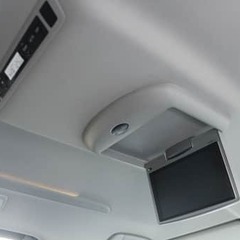 車内広々快適カーライフ！フルセグ！リアモニター！ワンオーナー！の画像