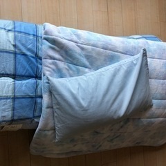 もらって下さい　シングル掛け布団、ブランケット、枕