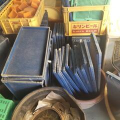 農業用品　苗床　ポリタンク多数　収穫カゴ