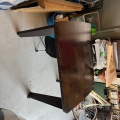 木のテーブルの画像