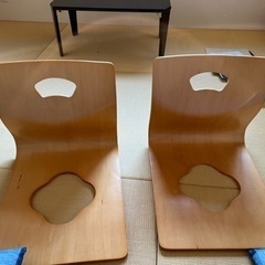 椅子　二脚の画像