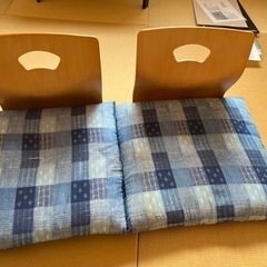 椅子　二脚の画像