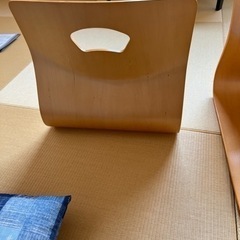 椅子　二脚の画像