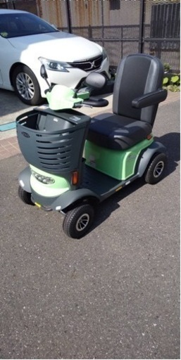 セニアカー（セリオ）ハンドル形電動車いす