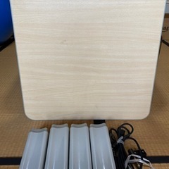 こたつ　　正方形の画像