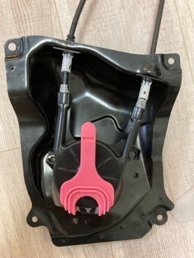 ヴォクシー用 (送料込み)スライドドアアタッチメントコントロール『左側』ノア/ヴォクシー 69641-28010 AZR60G-BRE トヨタ純正部品