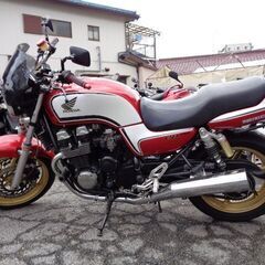 NO.4236　ＣＢ７５０　ＲＣ４２　空冷４サイクルＤＯＨＣ１６バルブ４気筒７５０ｃｃ　バックステップ　ライトバイザー　ヨーロピアンウィンカー　レッド＆ホワイト　☆彡の画像