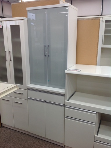 Takahashi ホワイト ガラス扉 ダンパー式 食器棚【9650073】