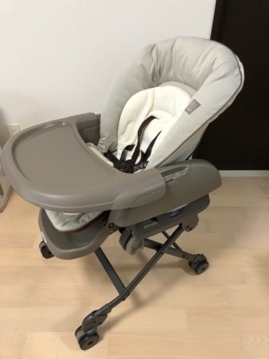 美品　Combi ネムリラ　電動　スイングベッド&チェア